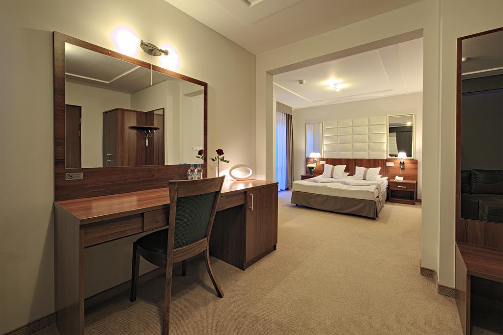 Hotel Piaskowy Pszczyna Ngoại thất bức ảnh