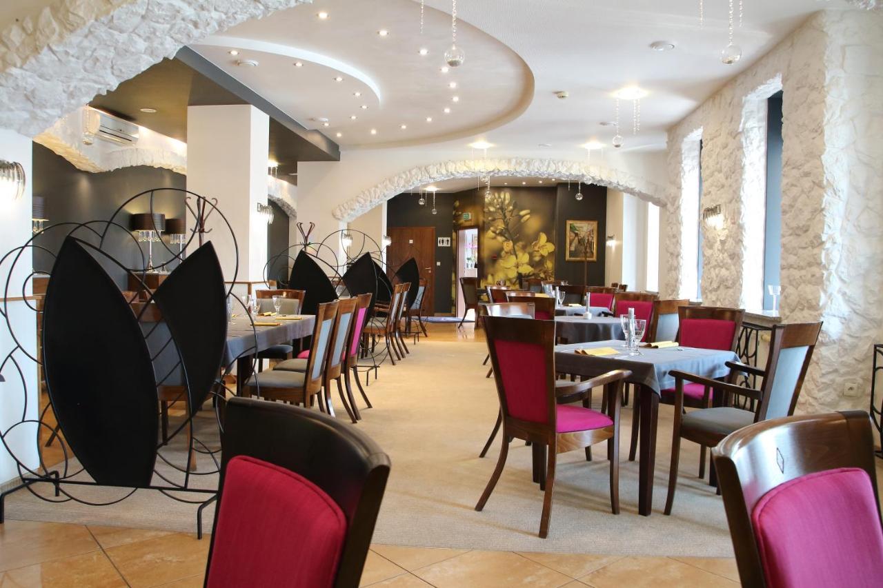 Hotel Piaskowy Pszczyna Ngoại thất bức ảnh