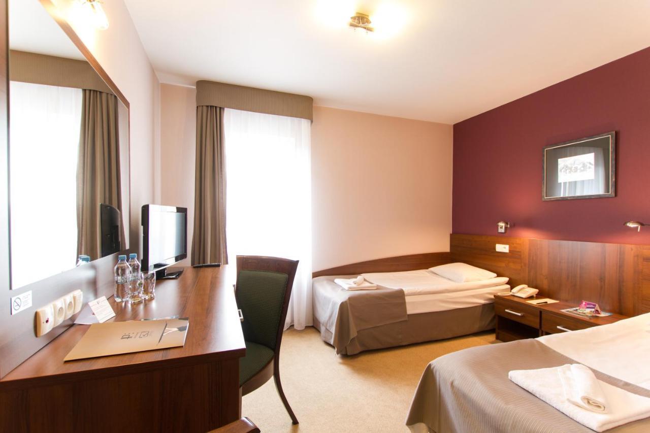 Hotel Piaskowy Pszczyna Ngoại thất bức ảnh