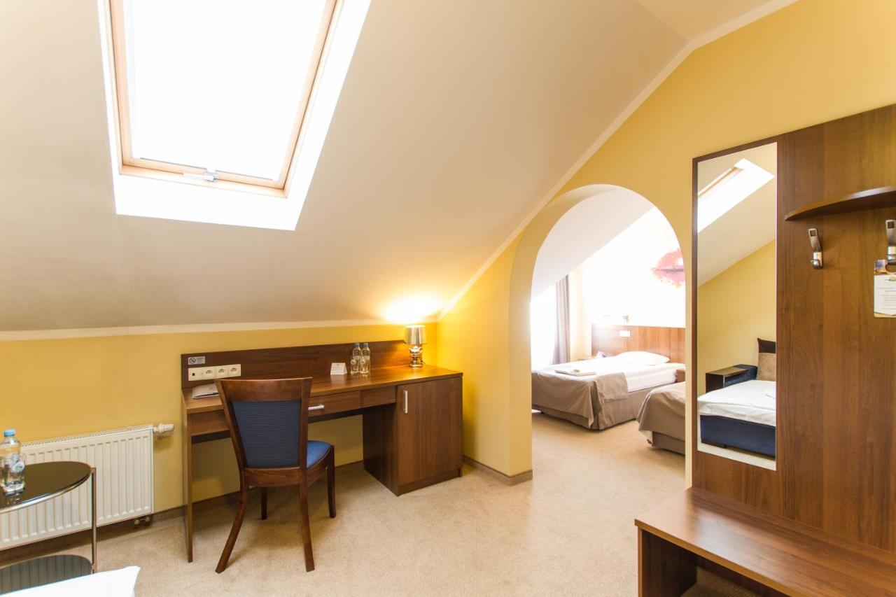 Hotel Piaskowy Pszczyna Ngoại thất bức ảnh